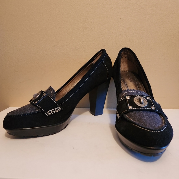 Hush Puppies Suede Loafer Heels - Picture 2 of 9